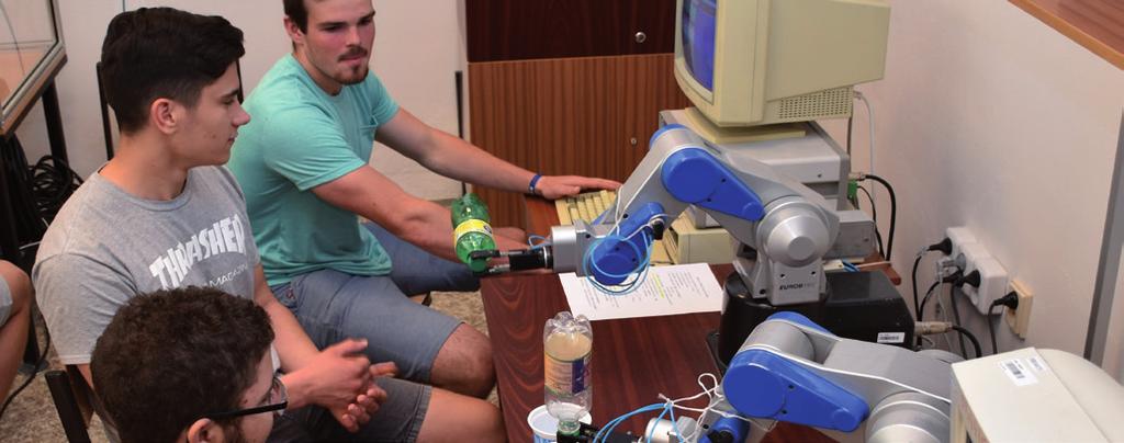 STROJÍRENSTVÍ Počítačové systémy a robotika 3-41-M/01 Zaměření oboru: 4 roky zakončené maturitní zkouškou chlapce i dívky dobrý prospěch na ZŠ, zdravotní způsobilost posouzená ošetřujícím lékařem na