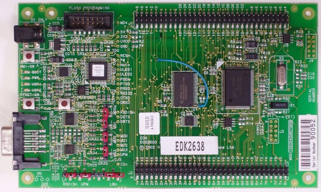 2.2.1 Výbava desky EDK 2638 Mikroprocesor H8S/2638 Paměť 256kB static RAM, úpravou adresování rozšířeno na 0,5MB Převodník na RS232 Budiče sběrnice CAN 2 xled pro uživatelské použití Přepínače pro