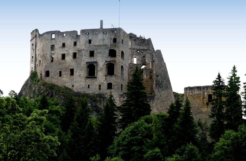 HRAD LIKAVA Kráľovský strážny hrad zo 14. storočia, jeden z najväčších hradných objektov stredného Slovenska. Palácový komplex horného hradu patrí k najvyšším na Slovensku.