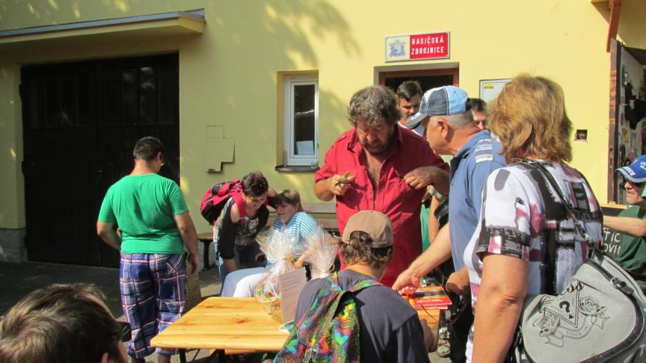 Jedním z nejhezčích zážitků v tomto roce byl výlet do Hoštic. Tato malá vesnička leží u Volyně a natáčela se zde známá veselohra Slunce, seno.