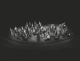 Diskografie těles MMMM Festivalový orchestr Petra Macka UMÌLECKÝ VEDOUCÍ PETR MACEK Krásné melodie J. Brahms, A. Dvoøák, Ch. de Bériot, L.