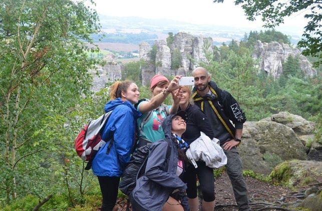 3.4 Alumni Club DofE Alumni Club funguje pod vedením Zlaté absolventky Pavly Müllerové v České republice již od roku 2013.