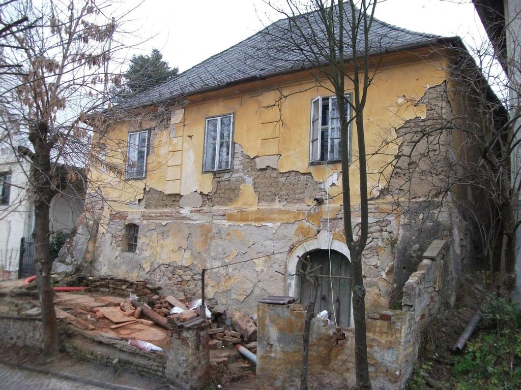 Pro rok 2014 byly bohužel v podmínkách uvedeného dotačního programu vyloučeny všechny projekty zaměřené na oblast lidového stavitelství a architektury.