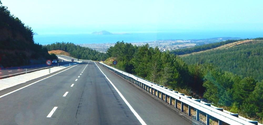 Dardanely, Trója, Ayvalik Pátek 19. září. Snídaně v 7:00 formou švédského stolu. Nabídka sice mírně odlišná od našich zvyklostí, ale nic exoticky nepochopitelného.