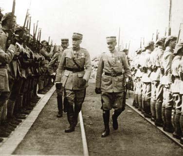 Od konce roku 1912 náčelník štábu Vysokého komisaře Francouzské republiky při tažení v Maroku. Po vypuknutí první světové války povolán do Hlavního stanu (1914 1916 podnáčelník štábu pro organizaci).