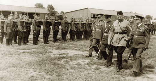 Generál Alksnis se stal o necelé dva roky později obětí stalinských represí v SSSR.