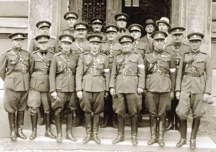 1932 1933 u pěšího pluku 17 v Trenčíně (velitel praporu). 1933 1939 opět u MNO hlavního štábu (přednosta mobilizační skupiny, od listopadu 1936 přednosta 1. oddělení).