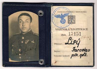 1945 V srpnu 1917 padl na italské frontě do zajetí. Přihlásil se do čs. legií a jako velitel kulometné čety působil u 31. čs. střeleckého pluku.