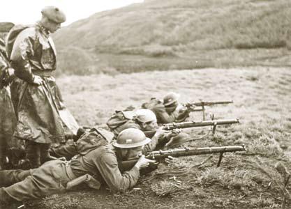 čs. střeleckého pluku ve Francii a od září 1918 u 35. čs. střeleckého pluku v Itálii. Po návratu do ČSR se zúčastnil bojů na Slovensku.