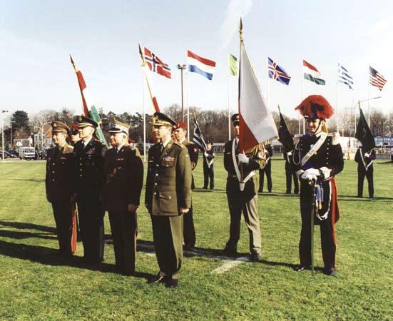 SRDCE ARMÁDY Vstup do NATO a mise na území bývalé Jugoslávie Armádní generál Ing. Jiří ŠEDIVÝ 3. 1. 1953 V letech 1967 1971 studoval na Vojenském gymnáziu Jana Žižky z Trocnova v Moravské Třebové.