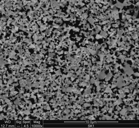 Lomová houževnatost K IC Pro materiál 1 byla stanovena hodnota lomové houževnatosti K IC =13,7 MPa.m 1/2. Pro materiál 2 byla stanovena hodnota lomové houževnatosti K IC =12,9 MPa.m1 /2.