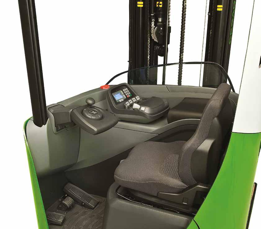 Spokojený řidič = zvýšená produktivita Každý detail interiéru vozíku CESAB R300 byl navržen s ohledem na náročné ergonomické a bezpečnostní potřeby řidiče.