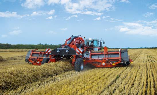 SHRNOVÁNÍ TĚŽKÝCH MATERIÁLŮ Při shrnování žita na krmivo, čiroku a podobných plodin mají rotorové shrnovače problémy kvůli velkému množství hmoty.