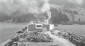 1961 2017 1 Továrna na výrobu dřevotřískových desek St. Johann in Tirol (Rakousko) 22 pracovníků 26 17provozů prodejních center po celém světě 8000 pracovníků Čísla vypovídají více než slova.