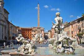 9. NÁMĚSTÍ PIAZZA NAVONA Náměstí je neznámější barokním náměstím v Římě.