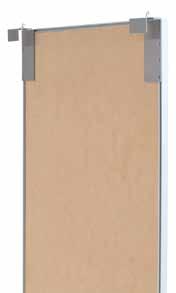12 Nástěnné prvky 1 NOVÝ 1 FlexiSlot -veletržní panel Panel lamelové stěny se dá pomocí nastavitelného uchycení snadno dočasně připevnit na existující veletržní stěny.