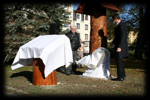 Odhalení pomníku se zúčastnili nejen skauti a skautky, ale i široká veřejnost.