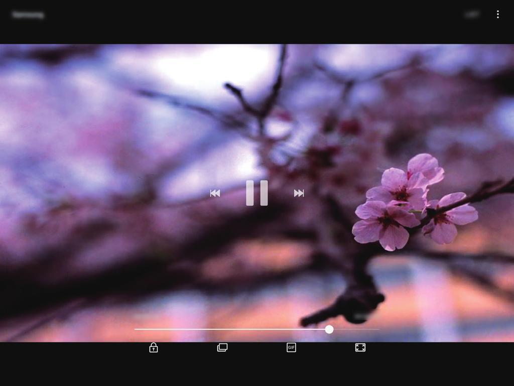 Aplikace Prohlížení videí 1 Na obrazovce Aplikace klepněte na položku Galerie OBRÁZKY. 2 Vyberte video, které chcete přehrát. Video soubory zobrazují ikonu v miniatuře náhledu. Zobrazení vašich videí.
