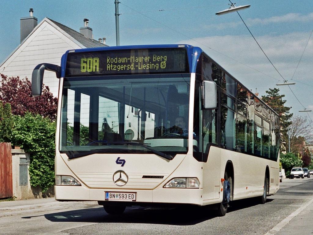 Výber dopravcov formou verejnej súťaže umožňuje vybrať lepšieho a lacnejšieho dopravcu.