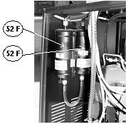 filtrační sušič (52F) (viz kap. 17.4) 2.5 Kompresor (57V) Plně hermetický kompresor (57V). 2.6 Filtrační sušič (F1) U obj.