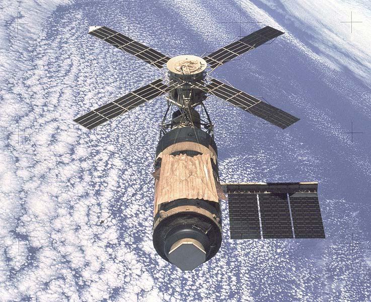 Kosmická stanice Skylab (1973 1979) Kosmická stanice vypuštěná NASA r.