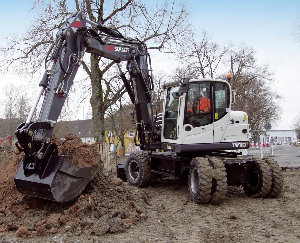 SÍLA A STABILITA Vysoce výkonné rypadlo Mobilní rypadlo Schaeff TW110 nabízí enormní výkon, takže může plnit úkoly i v nejbližších vyšších hmotnostních třídách.