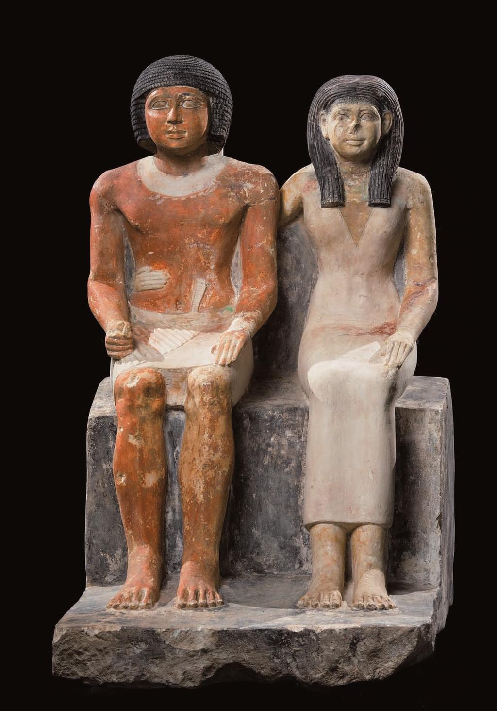 Socha zachycující manželský pár, nejspíše majitele hrobky