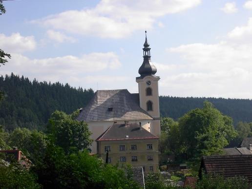 Kostel Narození sv. Jana Křtitele v Úterý Kostel do roku 1694 patřil johanitům a byl opevněný. Poté shořel a byl roku 1695 znovu vystaven v barokním slohu podle plánů Kryštofa Dientzenhofera.