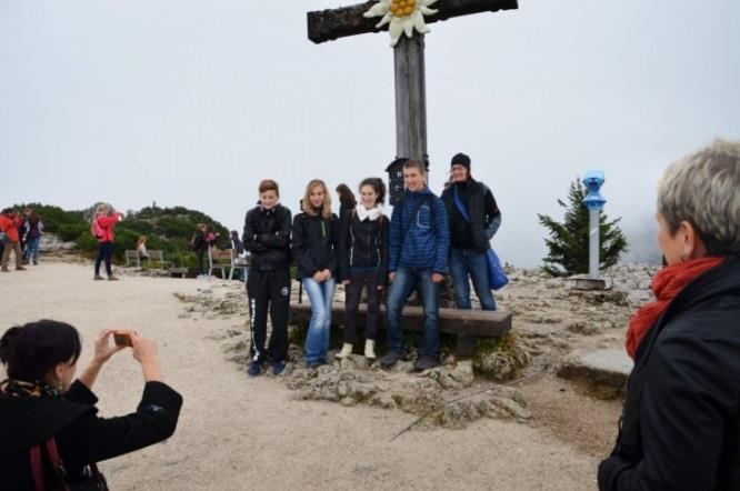 ss Studenti nejdříve navštívili Vídeň, kde první dva dny byla polovina studentů v jazykové škole a věnovala se výuce němčiny a druhá skupina poznávala krásy tohoto jedinečného města, v odpoledních