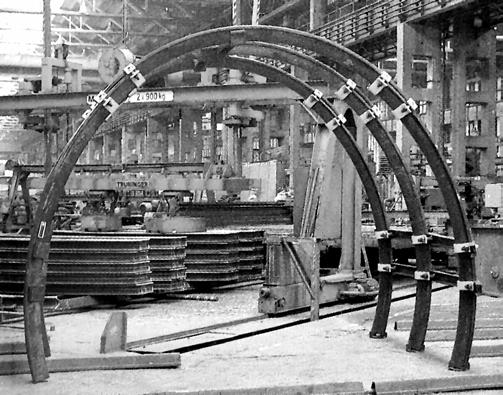 MĚRNÁ DEFORMAČNÍ ENERGIE OTEVŘENÉHO OCELOVÉHO PROFILU NAMÁHANÉHO TLAKEM ZA OHYBU SPECIFIC STRAIN ENERGY OF THE OPEN CROSS-SECTION SUBJECTED TO COUPLED COMPRESSION AND BENDING I. Kološ 1 a P.