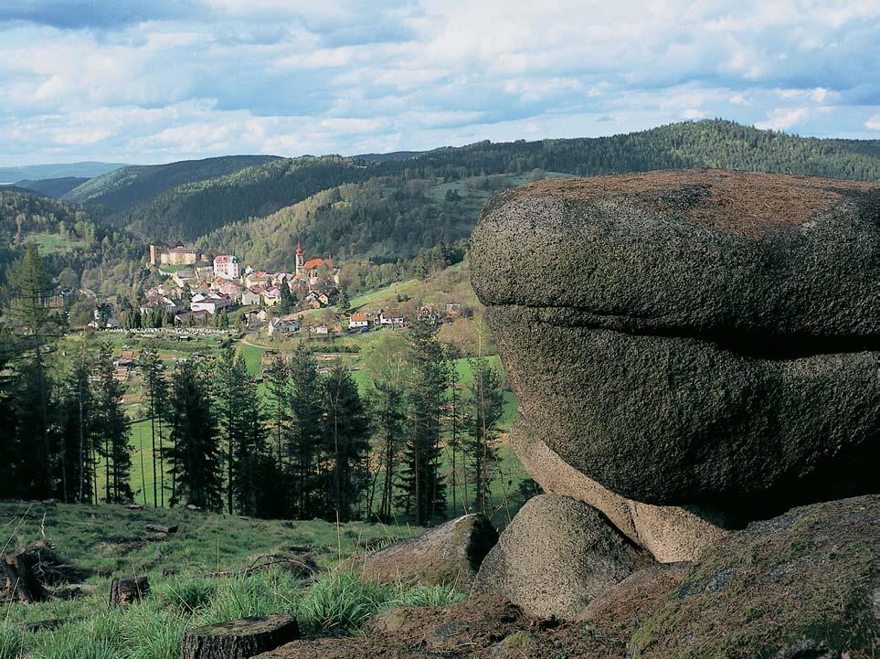 PlzeÀsko a Karlovarsko Panorama Beãova nad Teplou. pelskou vrchovinou. Táhne se od severního okraje Mariánsk ch Lázní k Bochovu a ikmo protíná území CHKO Slavkovsk les.