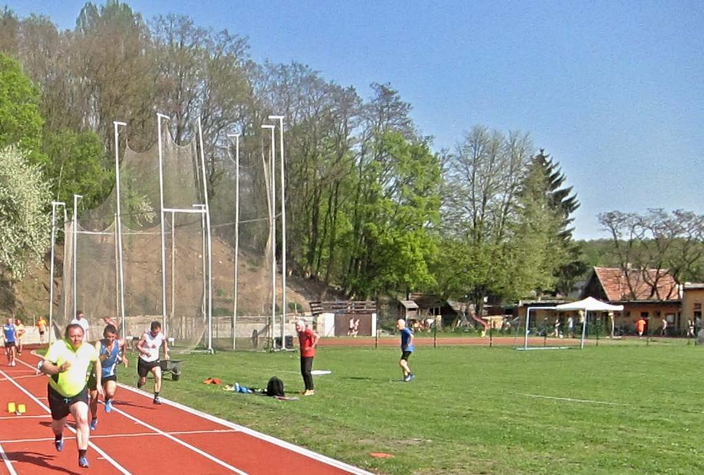 150 M přepočtený 150m muži 1 Čech Oto TJ Neratovice 9.1.1956 62 21.55 17.59 2 Král Josef SVČ Ledeč nad Sázavou 9.2.1968 50 19.99 17.77 3 Dvořák Petr AC Praha 1890 20.4.1968 50 20.23 17.