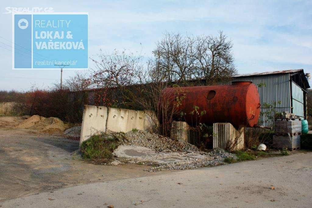 1 Cenové porovnání Porovnávané objekty realitní inzerce stavební pozemky: Prodej, pozemek zemědělská půda, 11 814 m² Celková cena: 1 000 000 Kč za nemovitost včetně provize Cena za m²: 81 Kč za m²