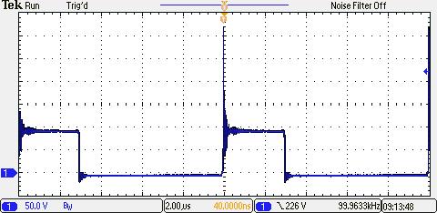 Obr. 5.8: Průběh napětí na sekundárním nulové diodě při zatížení Podle výše popsaného postupu byl nejprve nastaven regulátor proudu. Ve schématu v příloze C.