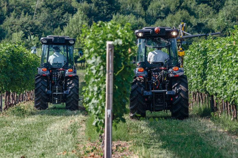 Volitelné příslušenství exteriéru Vyšší výkon a více konfigurací hydraulického systému Hydraulický systém byl s ohledem na