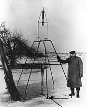 Robert Hutchings Goddard Americký inženýr a jeden ze zakladatelů raketové techniky Na