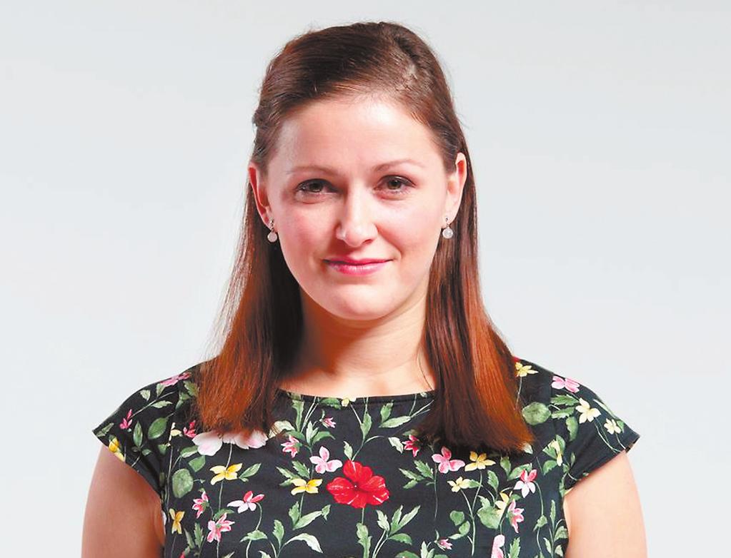 prosinec Primátorkou je Karolína Koubová Vážené čtenářky a vážení čtenáři, milé spoluobčanky a spoluobčané, ve dnech, kdy do vašich schránek přišly Vedení města v nových kulisách menší rada, více