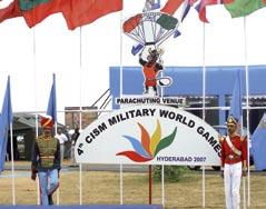 parašutismus Dukla Prostějov V indickém Hyderabadu se konaly 4. Světové armádní hry. Parašutistických disciplín se účastnila opět celá světová špička.
