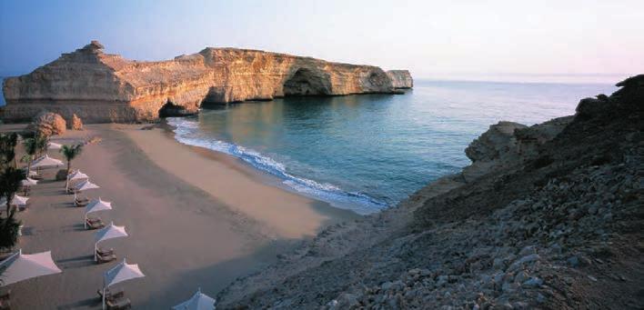 Omán Sultanát Omán je arabský stát nacházející se v jihovýchodní části Arabského poloostrova. Tato země leží na pobřeží Arabského moře a Ománského zálivu.