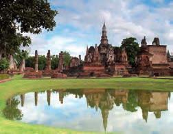 den: ráno se vydáte na sever od Bangkoku, první zastávkou bude romantický komplex královského letního paláce s mnoha letohrádky.