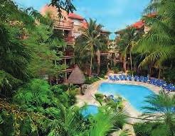nejkrásnějších pláží, obklopený tropickou vegetací. Resort je vzdálen asi 15 min. chůze od centra Playa del Carmen.