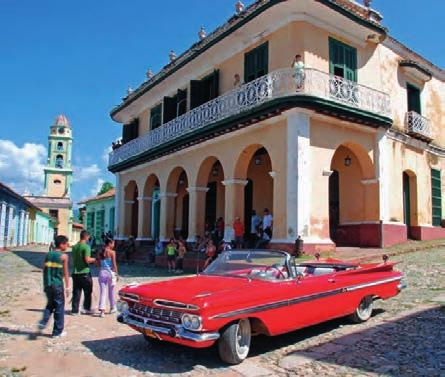 Pěší procházka (stará koloniální část Havany katedrála snáměstím, náměstí Plaza de Armas sbývalým prezidentským palácem, navštívíme muzeum rumu Havana Club, ochutnávka (fakultativně).