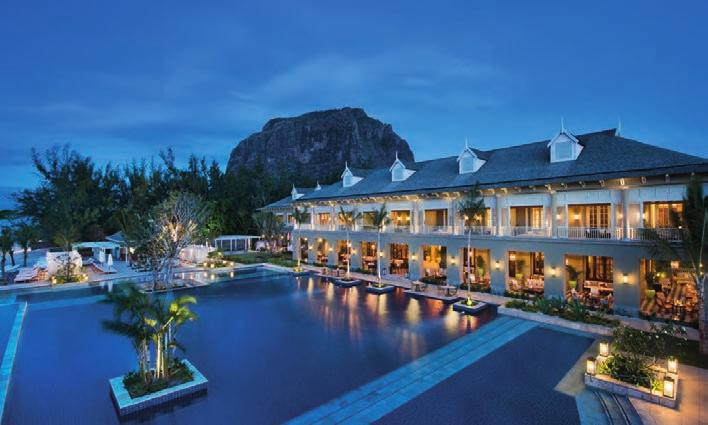The St. Regis Mauritius Resort Luxusní hotel, první zástupce hotelové sítě Starwood na Mauritiu, s úžasnou polohou u krásné pláže a pod monumentální horou Le Morne.