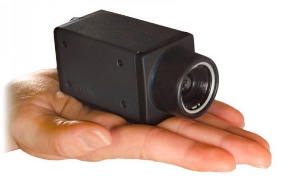 Cena těchto modelů se pohybuje od 550 000 Kč. [11] [12]. Obr. 2.13 FLIR T640 [11]. FLIR A FLIR A je modelová řada malých stacionárních termokamer.