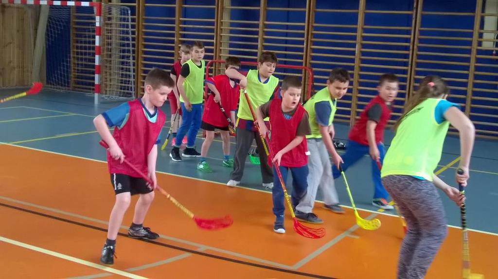 Kampaň TEMPISH - FLORBAL DO ŠKOL podporuje sportovní aktivity (florbal) dětí, zdravý životní styl a sportovní aktivity škol. Text a foto M.