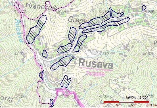 V obci Rusava jsou vymezeny oblasti potenciálního sesuvu půdy, především podél toku. Obrázek 2.3: Mapa potencionálních sesuvů [5] 2.