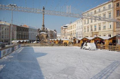 vyrobenou knihu od svých rodičů dostal.