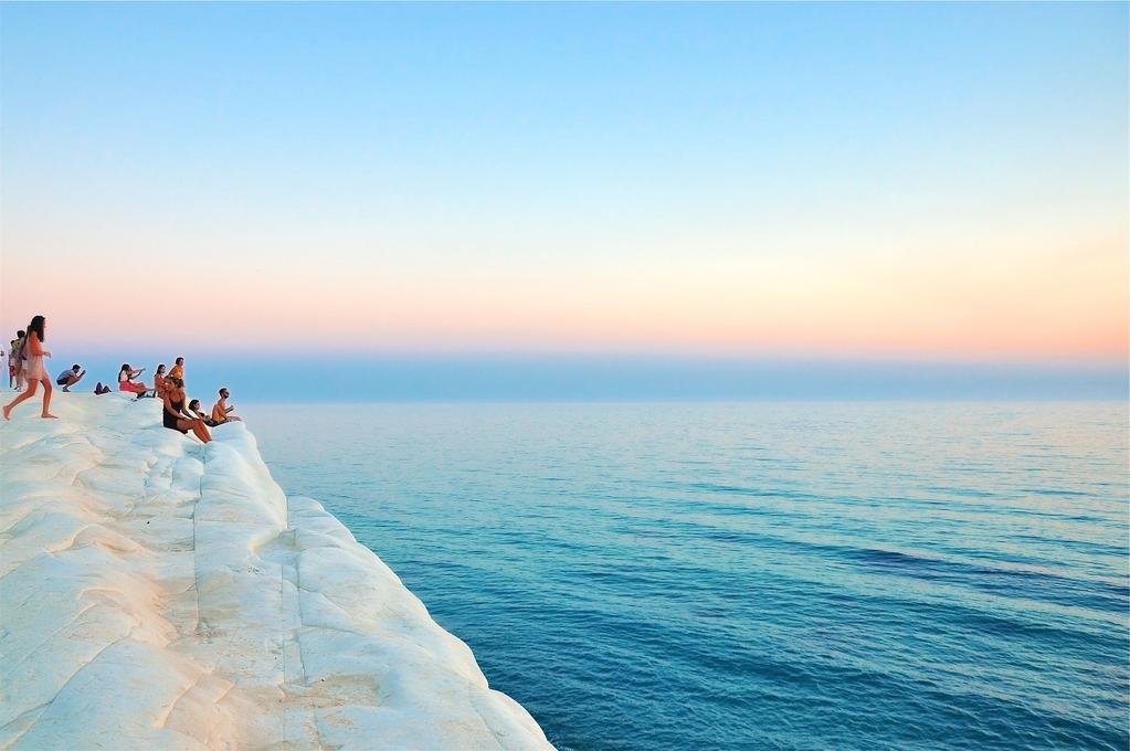 Všímavost Mindfulness Užitečný průvodce pro ty, kdo začínají Co je to všímavost: