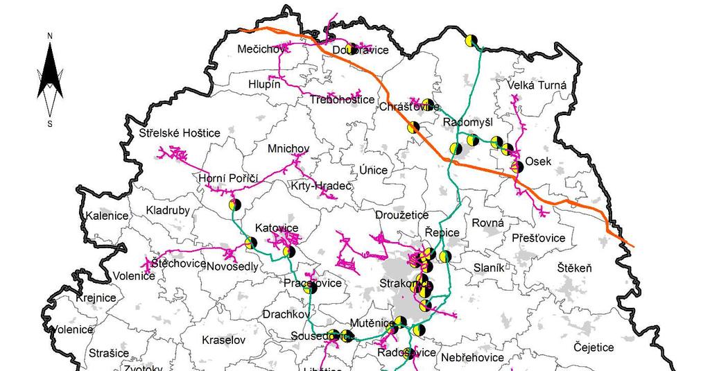 3.2.10 Zásobování elektrickou energií Distribuce elektrické energie v zájmovém území je realizována vedením vysokého napětí, které pokrývá všechny obce v území.