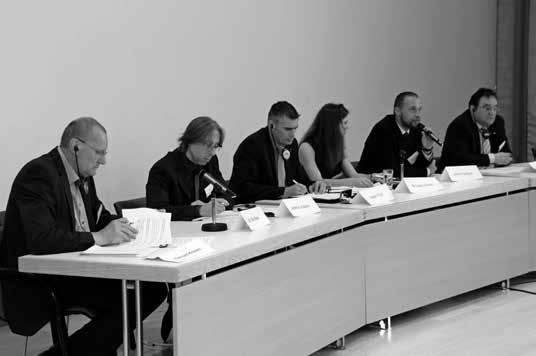 Odborné workshopy se věno- První blok diskuse byl koncipován jako obecný sche Jugend in Europa (DJO), Haus der Begeg- s Tandemem!